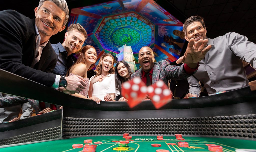 เกมสล็อตรีลพร้อมฟีเจอร์ Wild Scatter และฟรีสปินของ fox888